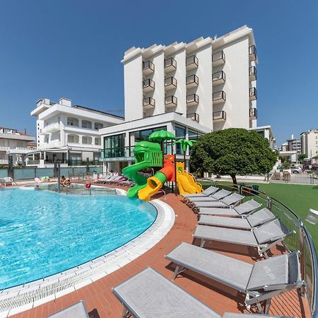 Hotel 2000 Риччоне Экстерьер фото
