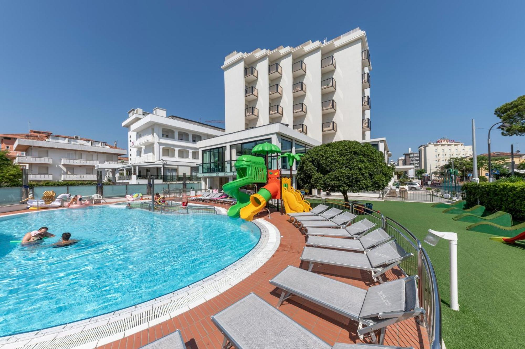 Hotel 2000 Риччоне Экстерьер фото